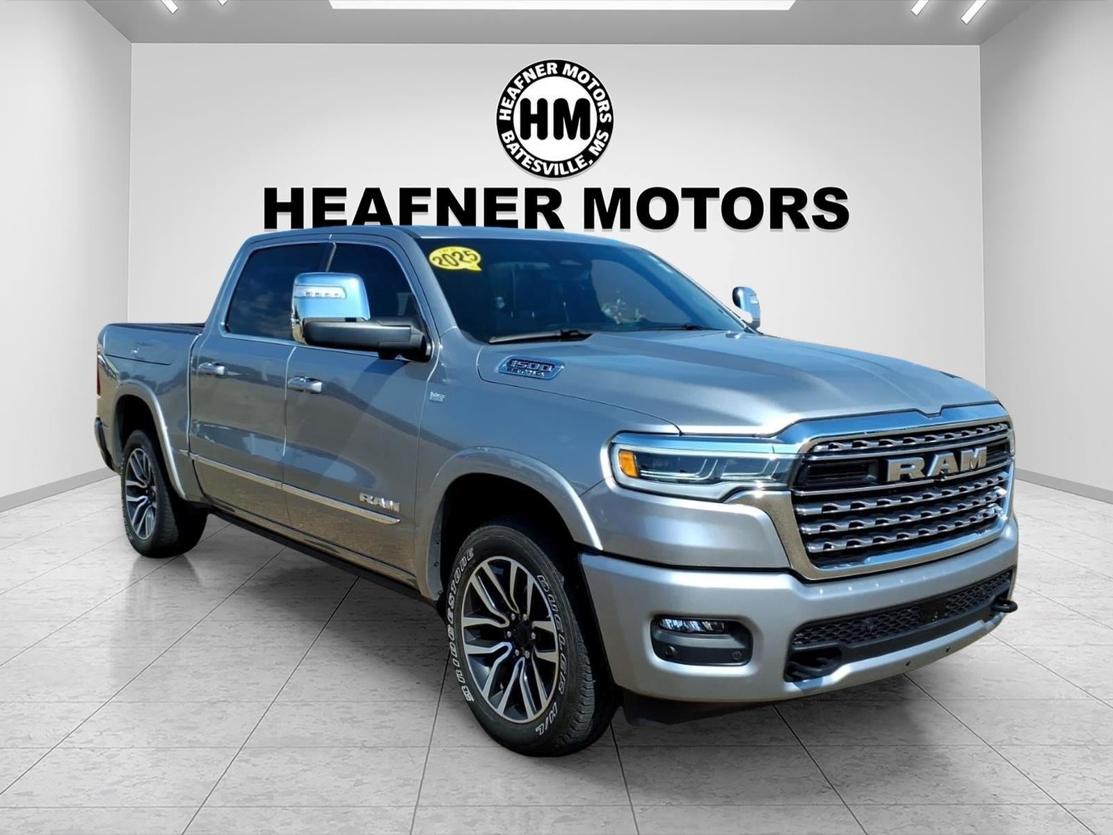 2025 RAM 1500 Limited Crew Cab SWB 4WD in Silver — front three-quarter view