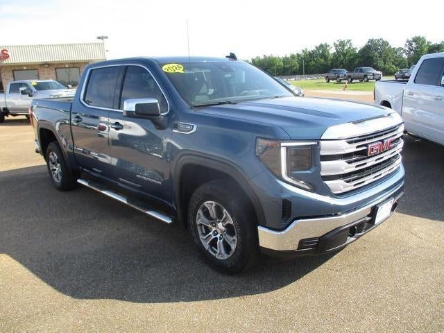 2024 GMC Sierra 1500 SLE Crew Cab 4WD in Downpour Metallic — front three-quarter view