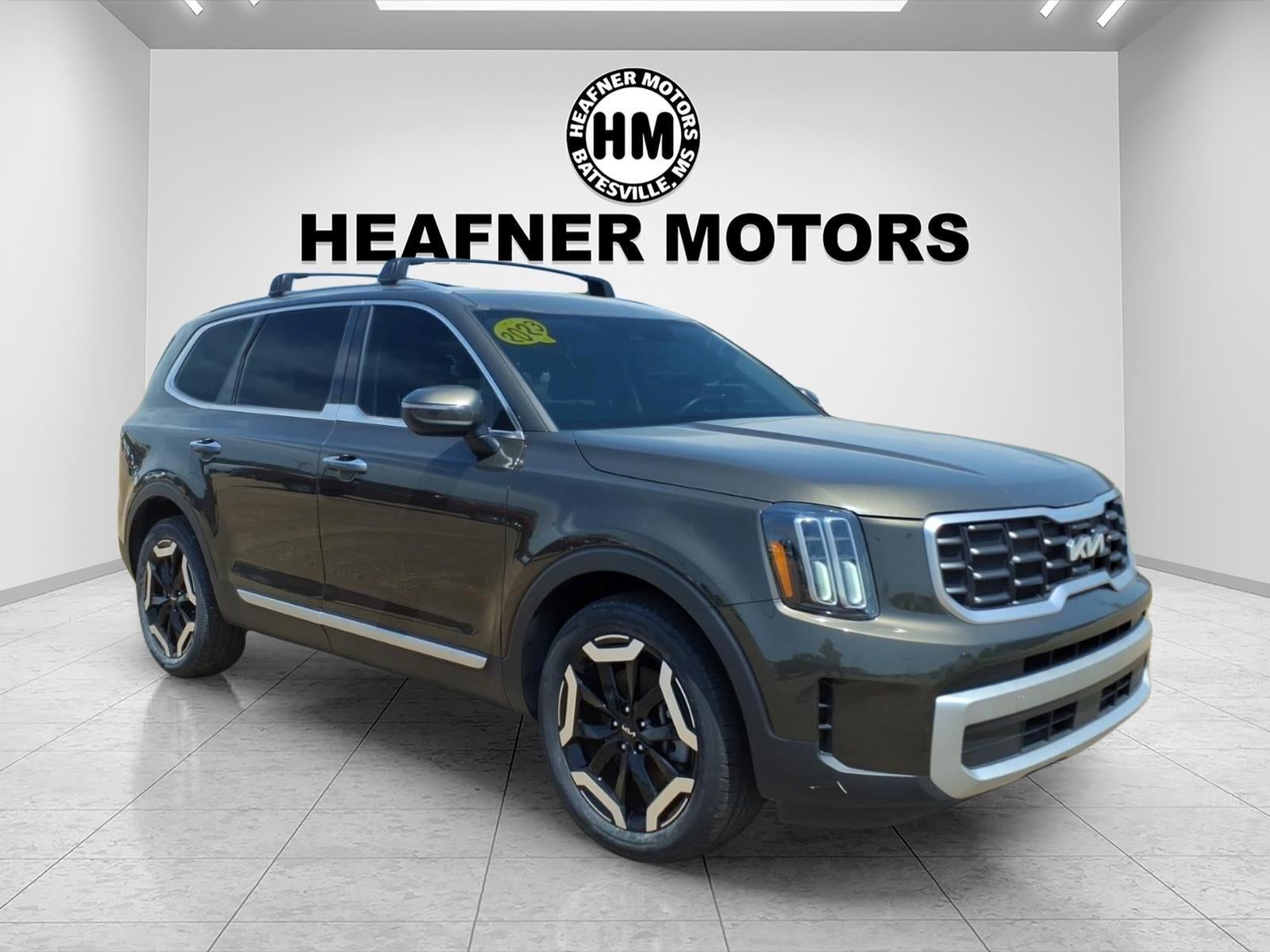 2023 Kia Telluride S AWD in Gray — front three-quarter view